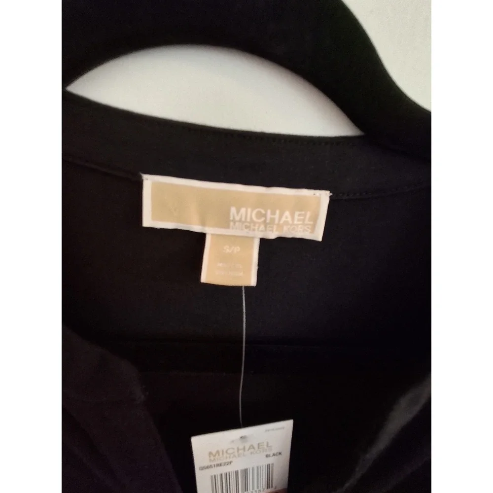 NWT Michael Kors Black ShortSleeve Blouse W/ Gold Buttons. Size Small Petite.